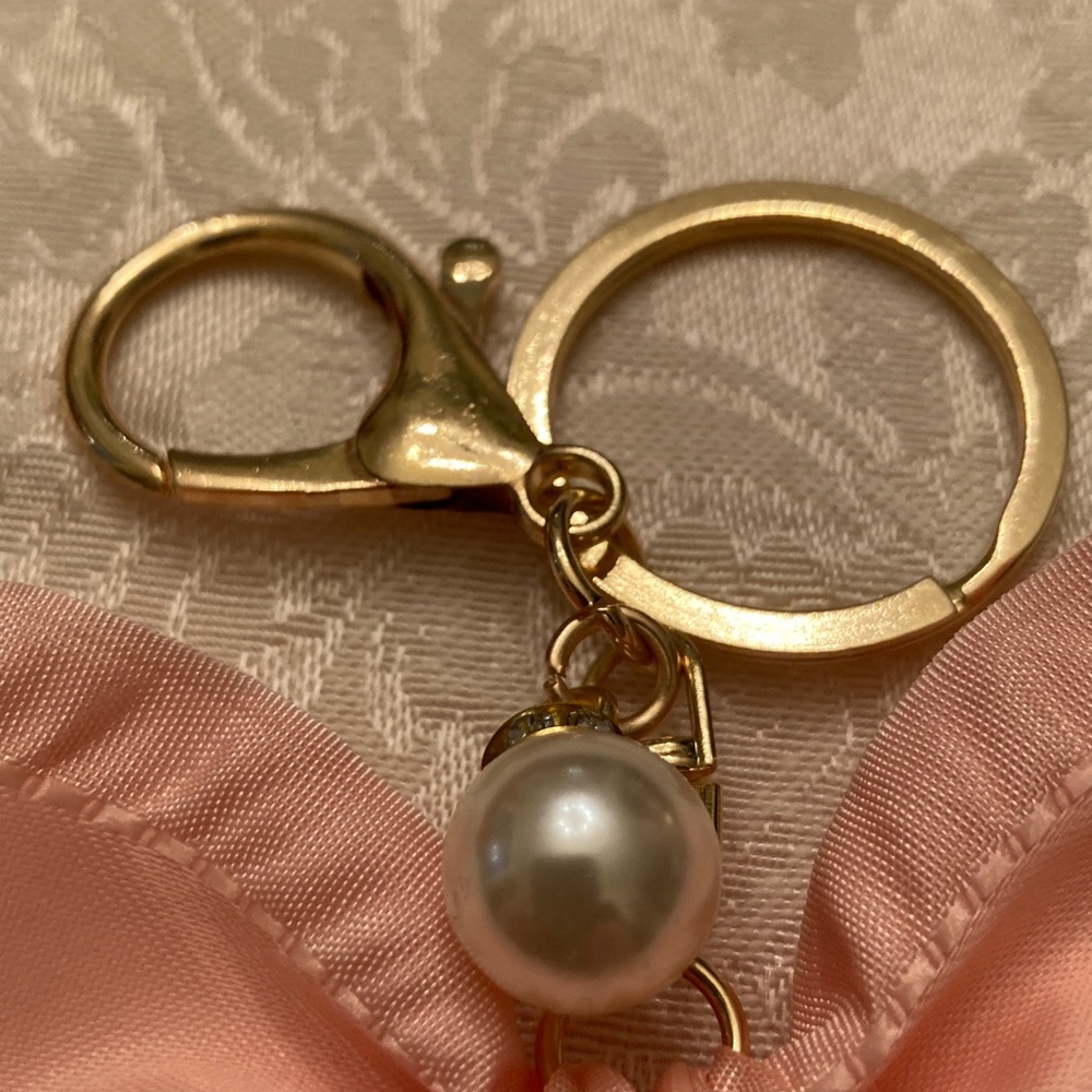 Chanel Fashion charm, pendant, zip pull on A beautiful bow! Adorable crab! - Picture 7 of 9